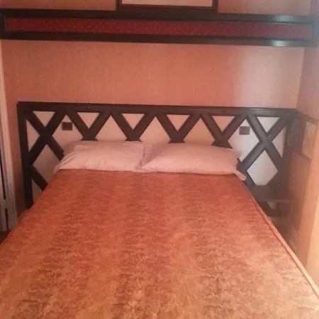 Hotel Alena Patinoire 2*